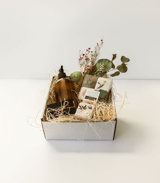 gift-box-with-bath-and-body-products-handmade-by-ghost-flower-beauty-and-beautiful-dried-flowers